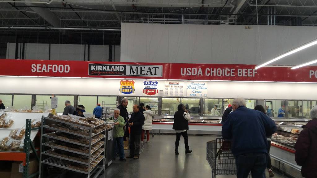 Costco Food Court | meal takeaway | 700 Evergreen Dr, Glen Mills, PA 19342, USA | 6103872205 OR +1 610-387-2205