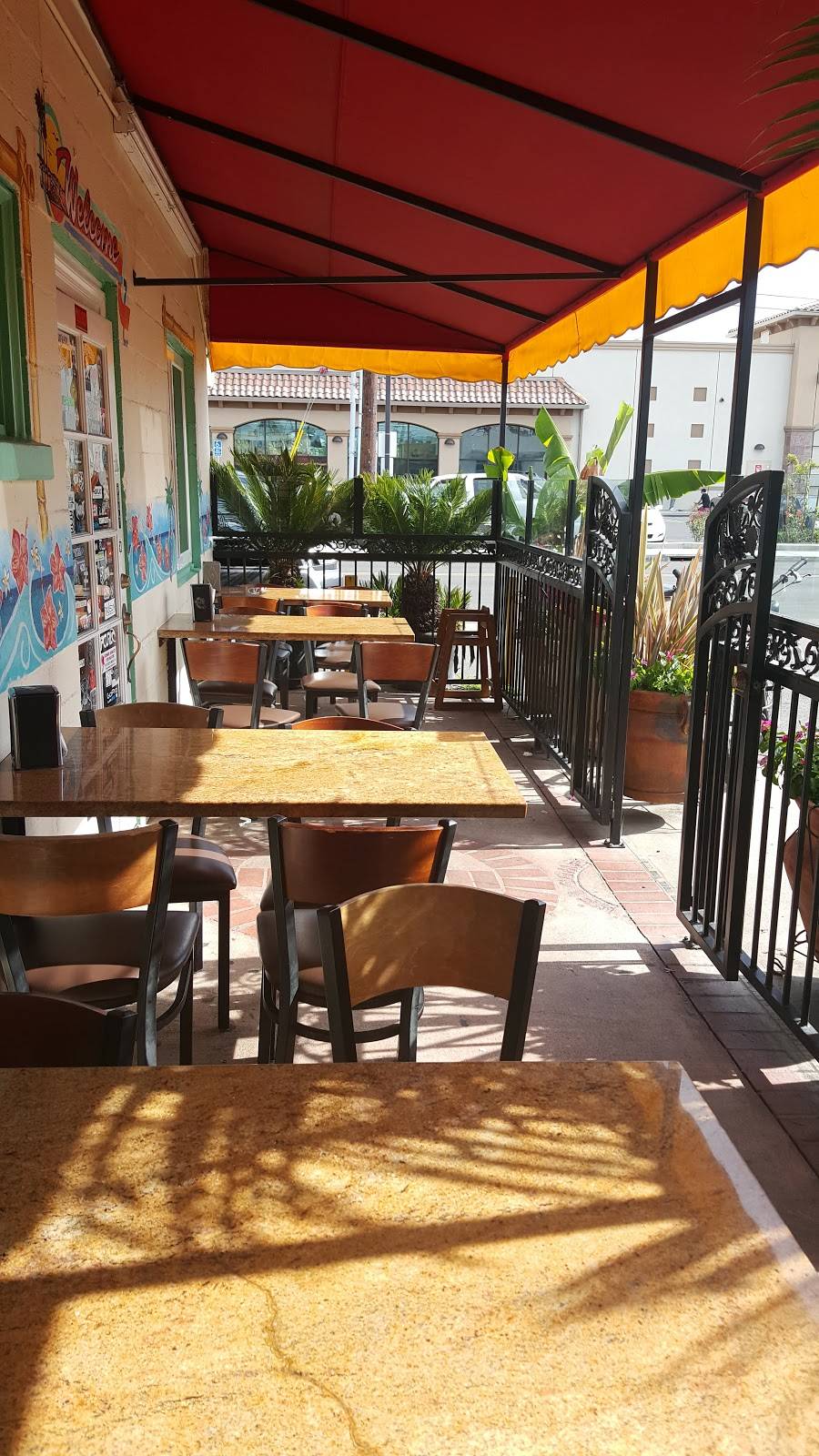 Super Pollo | restaurant | 1731 Superior Ave, Costa Mesa, CA 92627, USA | 9496427574 OR +1 949-642-7574