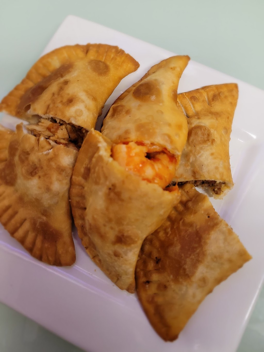 Chiquita Empanadas | meal takeaway | 5208 13th Ave, Brooklyn, NY 11219, USA | 3473568424 OR +1 347-356-8424
