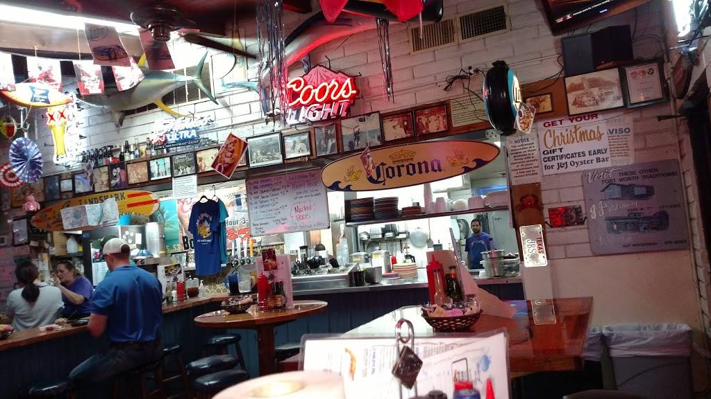 J&J Oyster Bar | restaurant | 612 University Dr, Fort Worth, TX 76107, USA | 8173352756 OR +1 817-335-2756