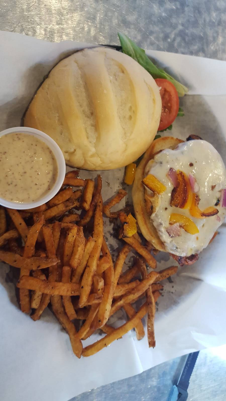 Maniacs | restaurant | 99 Seaboard Ln # 500, Brentwood, TN 37027, USA | 6153702803 OR +1 615-370-2803