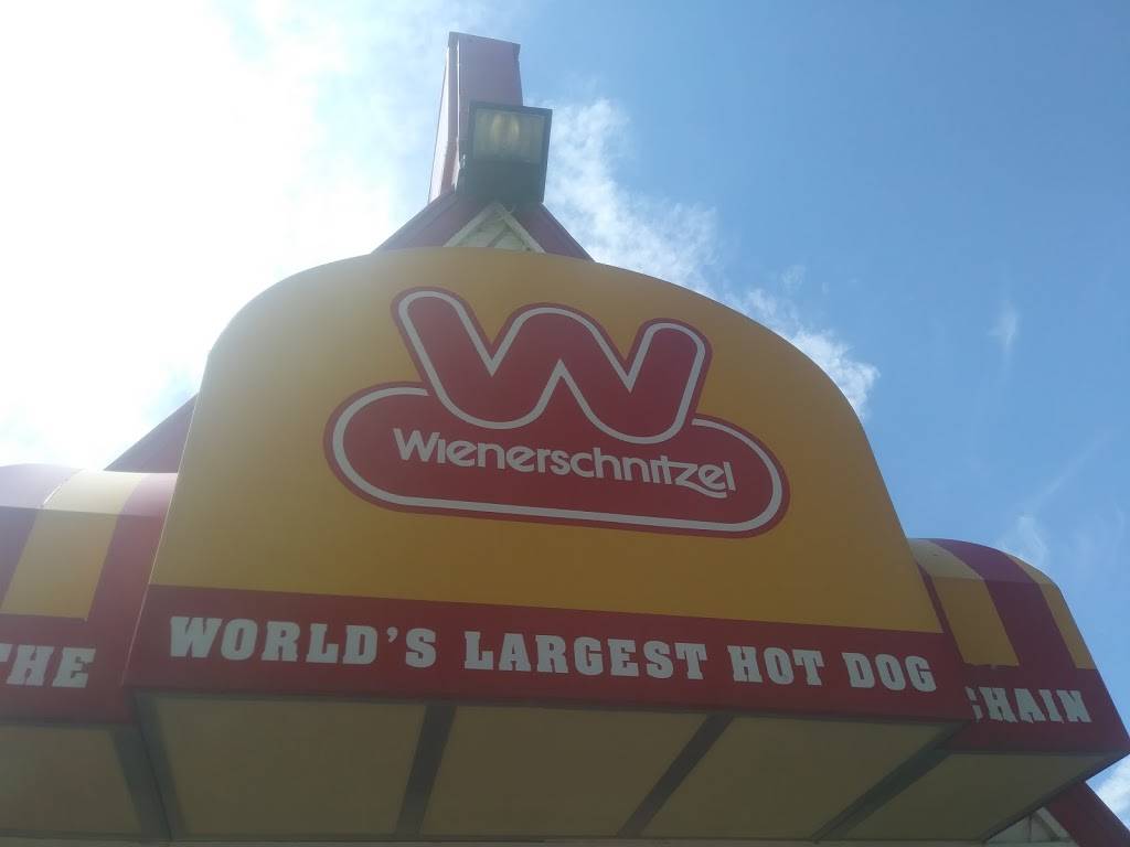 Wienerschnitzel | restaurant | 805 W North Temple, Salt Lake City, UT 84116, USA | 8015320710 OR +1 801-532-0710
