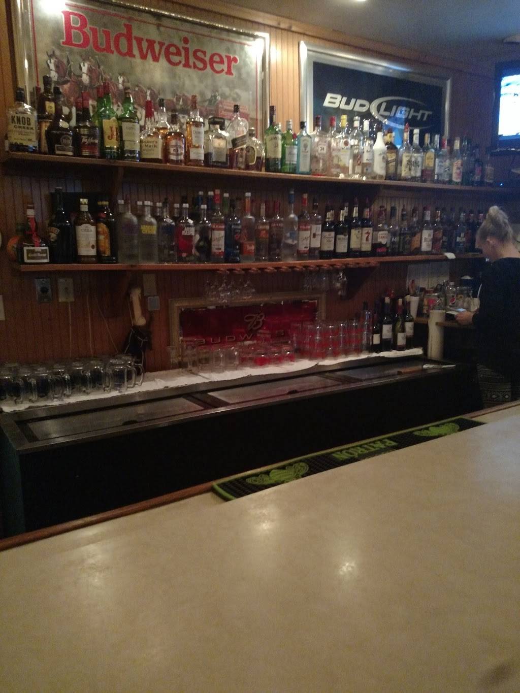 Maxis Food & Spirit Barn | restaurant | 114 Ireland Rd, South Bend, IN 46614, USA | 5742919181 OR +1 574-291-9181