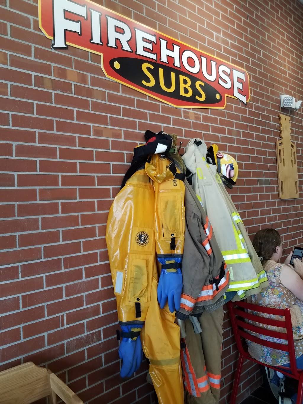 Firehouse Subs West Bend Center | restaurant | 1733 S Main St, West Bend, WI 53095, USA | 2624292222 OR +1 262-429-2222