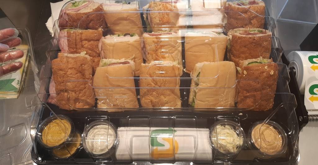 Subway | restaurant | 495 Chemin Vanier H, Gatineau, QC J9J 3H8, Canada | 8195574070 OR +1 819-557-4070