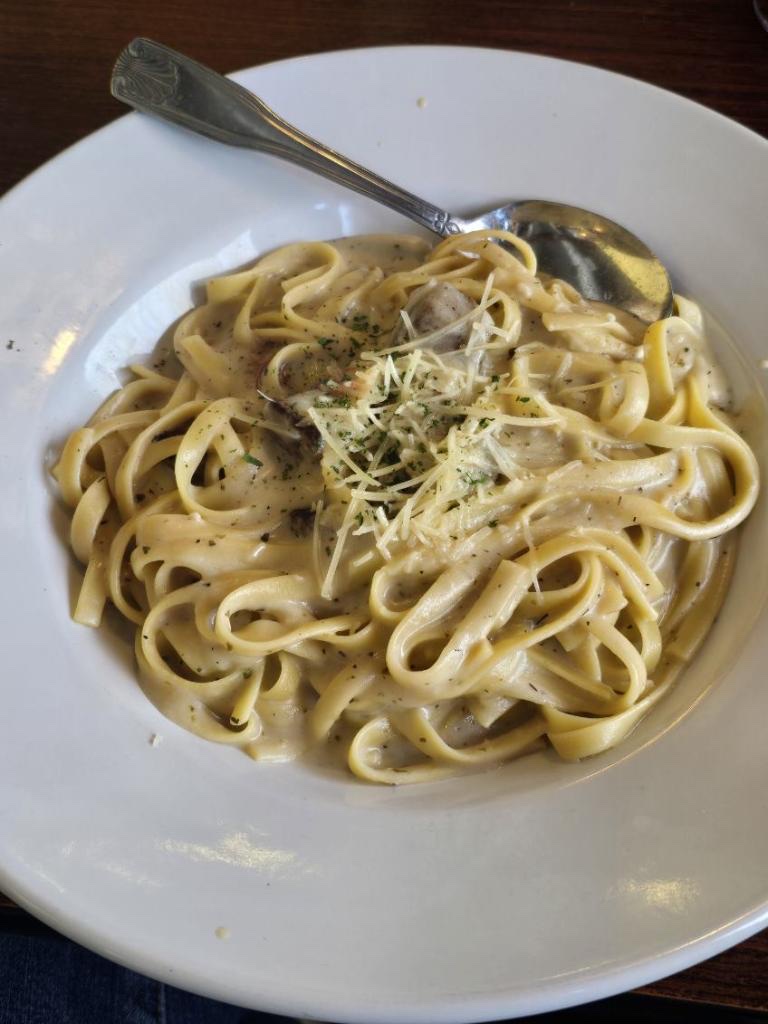 Bianca’s Grill & Vineyard | restaurant | 410 S Ankeny Blvd, Ankeny, IA 50023, USA | 5153044376 OR +1 515-304-4376