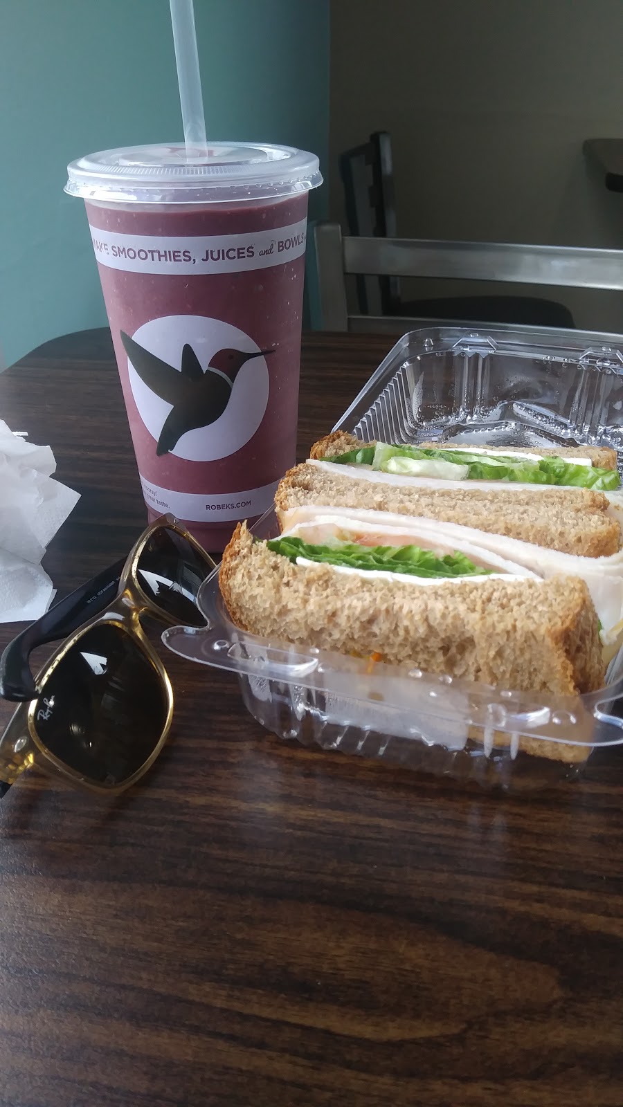 Robeks Fresh Juices & Smoothies | restaurant | 5285 Overland Ave, San Diego, CA 92123, USA | 8585651290 OR +1 858-565-1290