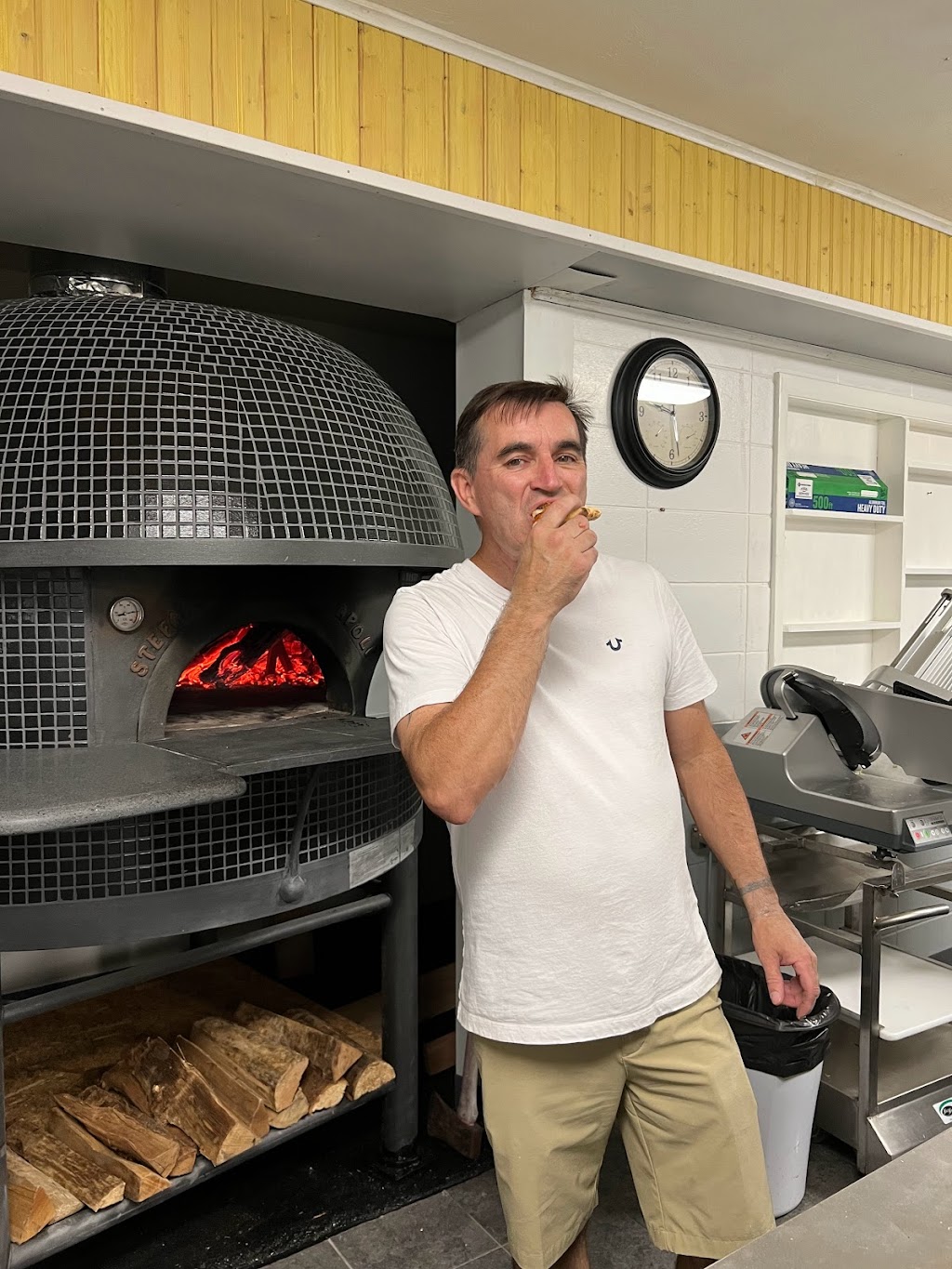 The Wildfire Pizza & Grill | restaurant | 310 Railroad Ave, Buckley, IL 60918, USA | 2173941413 OR +1 217-394-1413