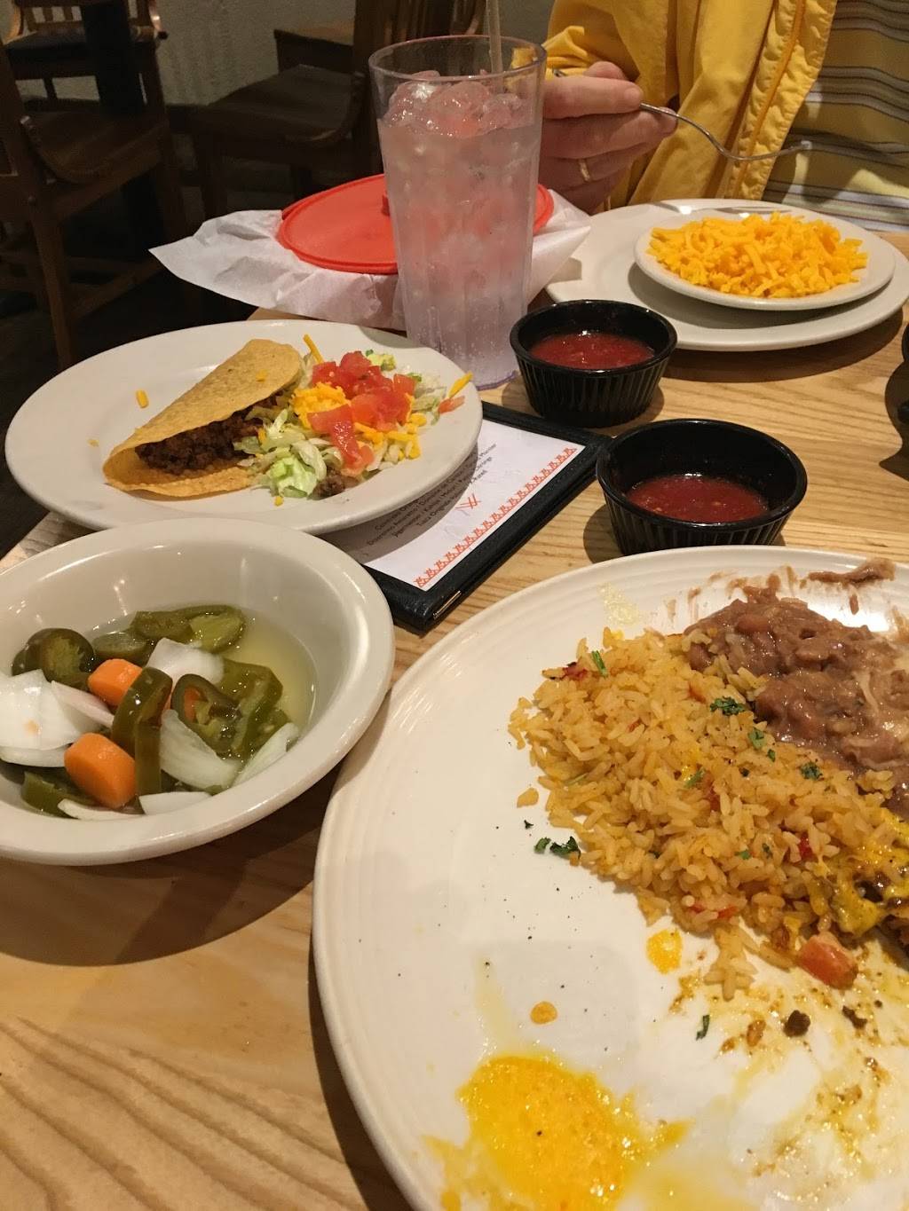 El Chico | restaurant | 100 TX-332, Lake Jackson, TX 77566, USA | 9792974002 OR +1 979-297-4002