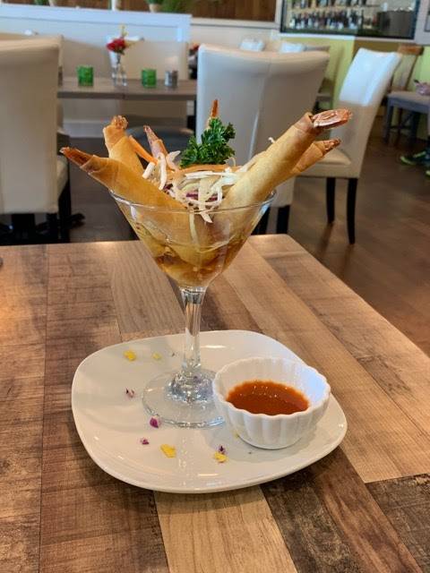 Thai Square | restaurant | 3361 Battleground Ave, Greensboro, NC 27410, USA | 3369077845 OR +1 336-907-7845