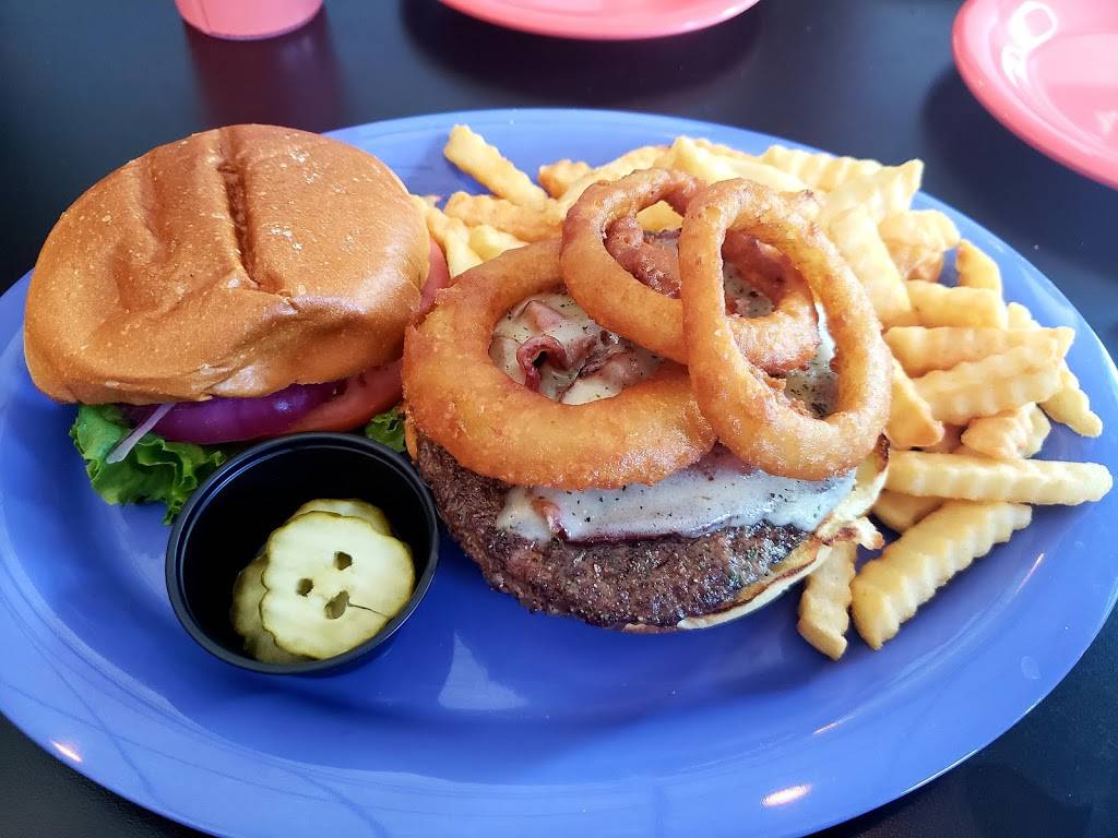 Hangar Pub and Grill | restaurant | 1350 East St, Pittsfield, MA 01201, USA | 4134969464 OR +1 413-496-9464