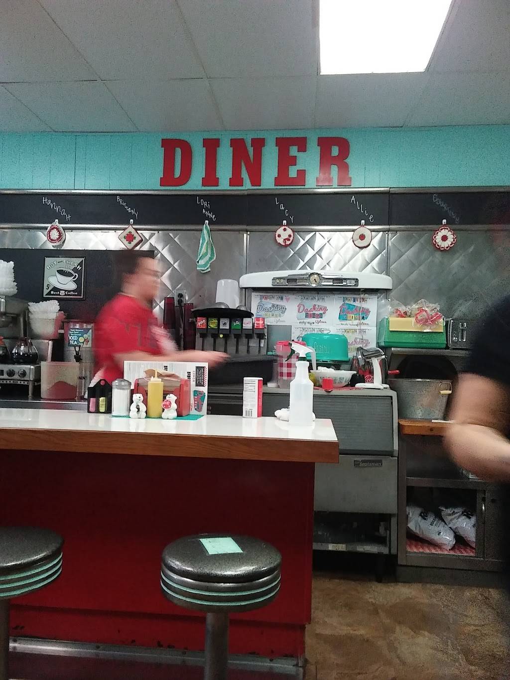 Dashing Diner Uptown | restaurant | 16 S Main St, Johnstown, OH 43031, USA | 7409672710 OR +1 740-967-2710