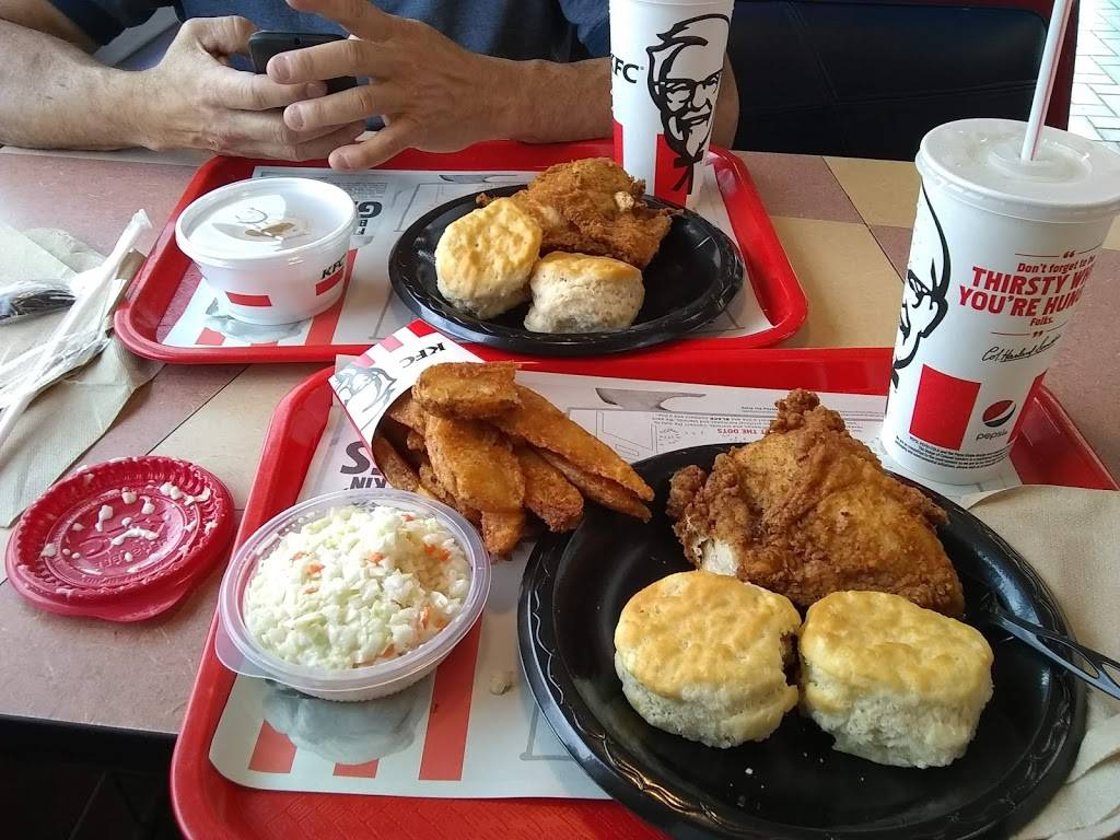 KFC | restaurant | 1533 Columbia Ave, Lancaster, PA 17603, USA | 7173935590 OR +1 717-393-5590