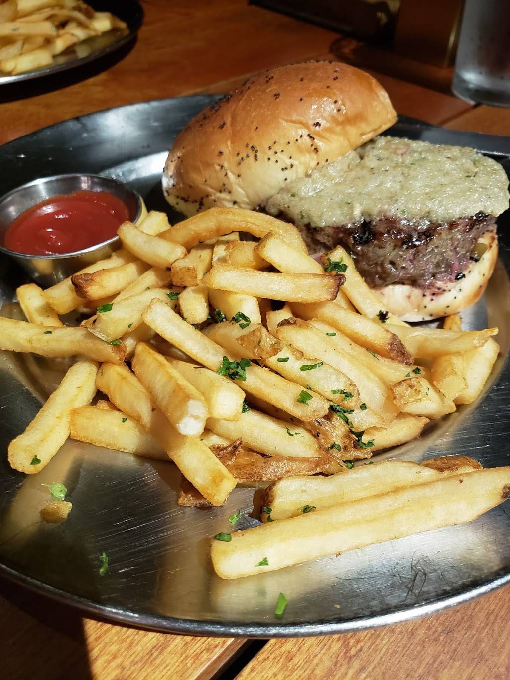 Eureka! | restaurant | 580 W 1st St, Claremont, CA 91711, USA | 9094458875 OR +1 909-445-8875