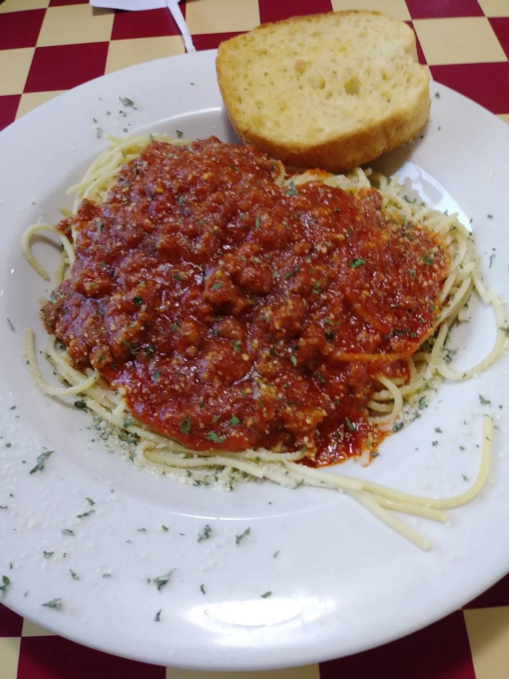 Pizza Hut | meal takeaway | 306 W 9th St, Mt Carmel, IL 62863, USA | 6182634333 OR +1 618-263-4333