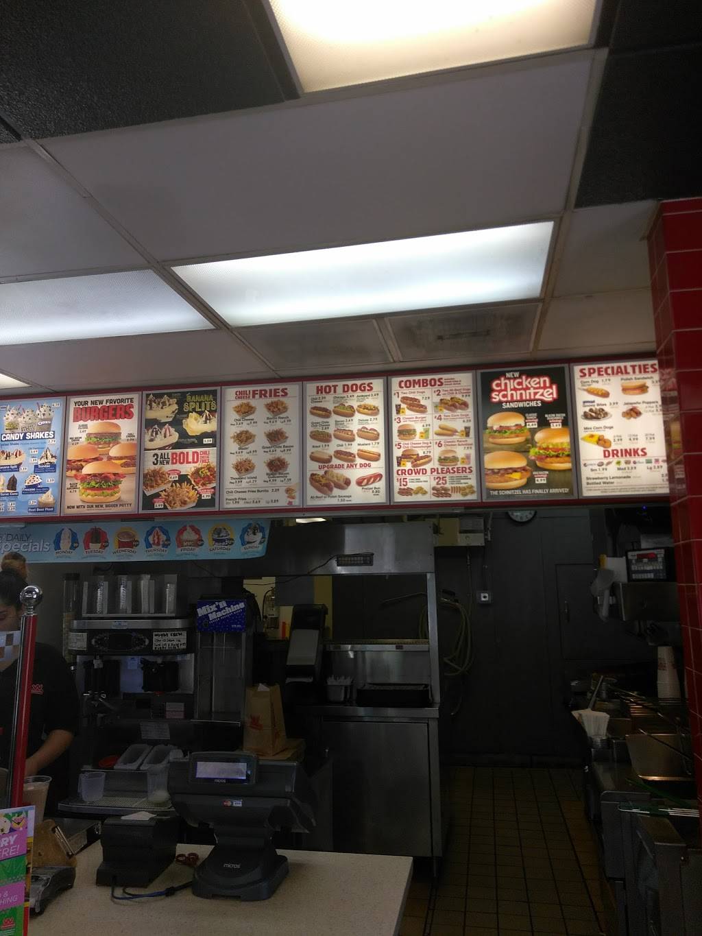 Wienerschnitzel | restaurant | 898 Sunrise Ave, Roseville, CA 95661, USA | 9167839112 OR +1 916-783-9112