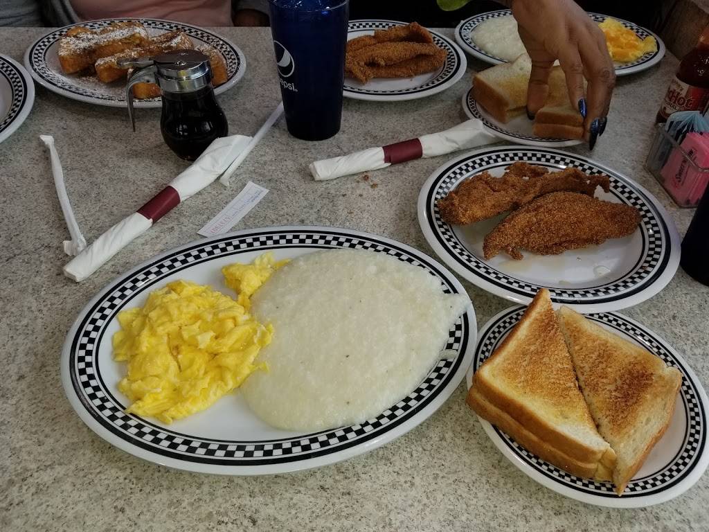 L Georges Coney Island | restaurant | 20003 Joy Rd, Detroit, MI 48228, USA | 3135813136 OR +1 313-581-3136