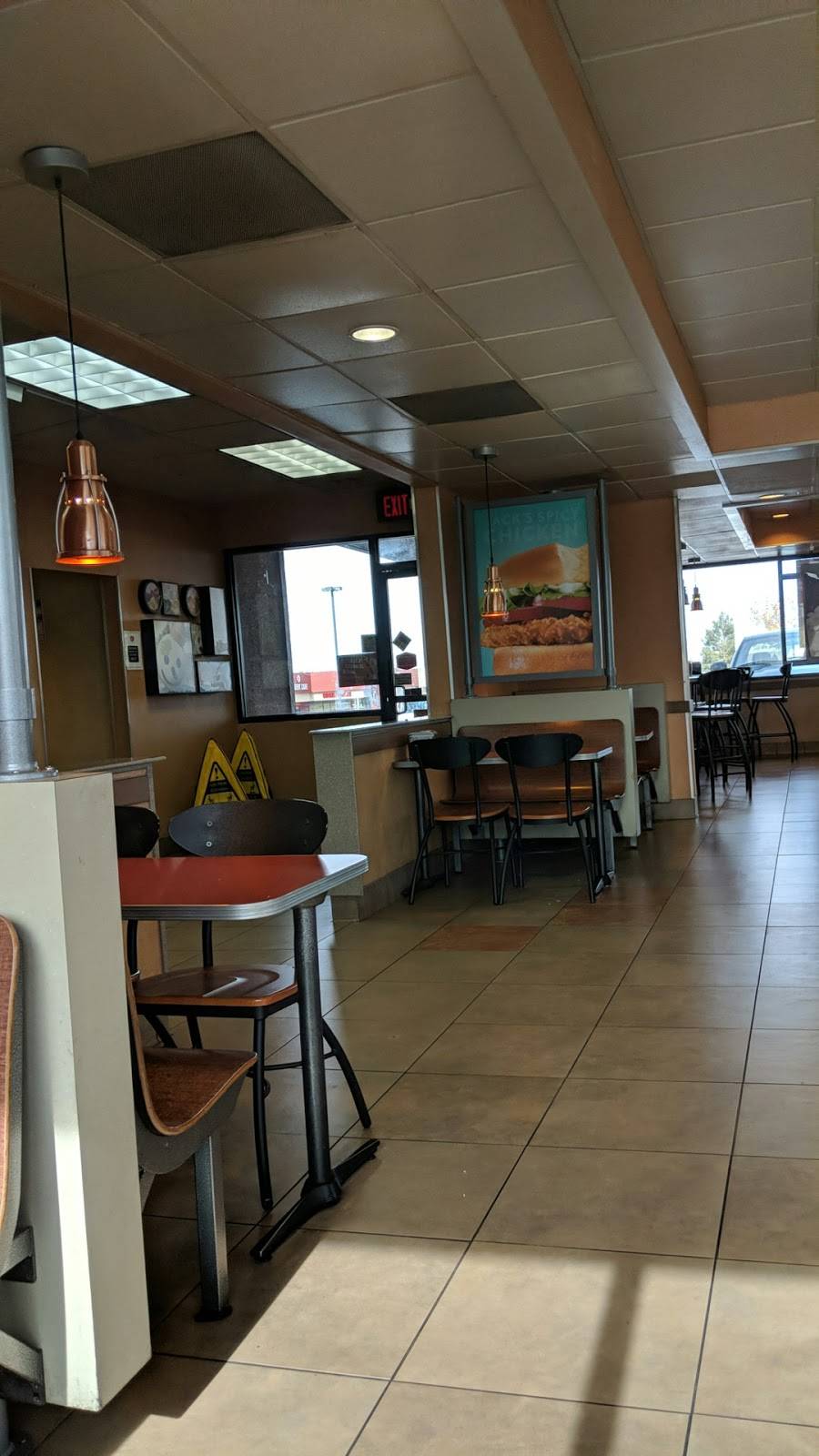 Jack in the Box | restaurant | 12134 Hesperia Rd, Victorville, CA 92392, USA | 7602417479 OR +1 760-241-7479