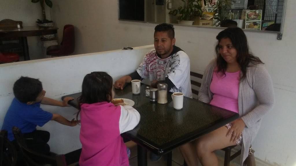 Mi Mama Restaurant | restaurant | W 22nd St, Los Angeles, CA 90007, USA | 2134358652 OR +1 213-435-8652