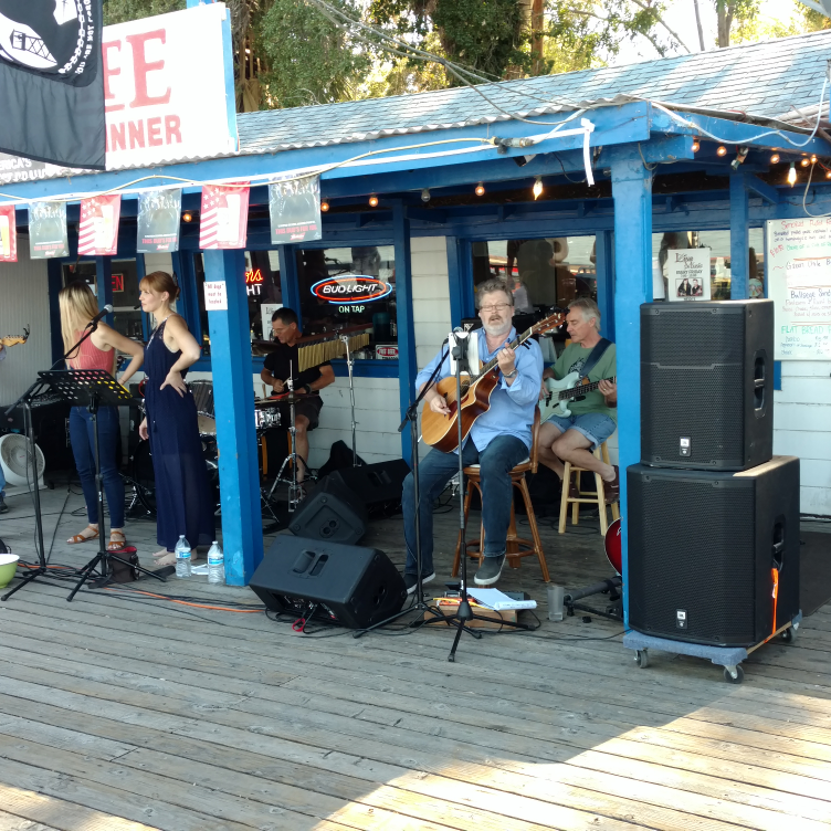 Heidis Outrigger Marina and Saloon | restaurant | 17641 Sherman Island East Levee Rd, Rio Vista, CA 94571, USA | 9167774646 OR +1 916-777-4646