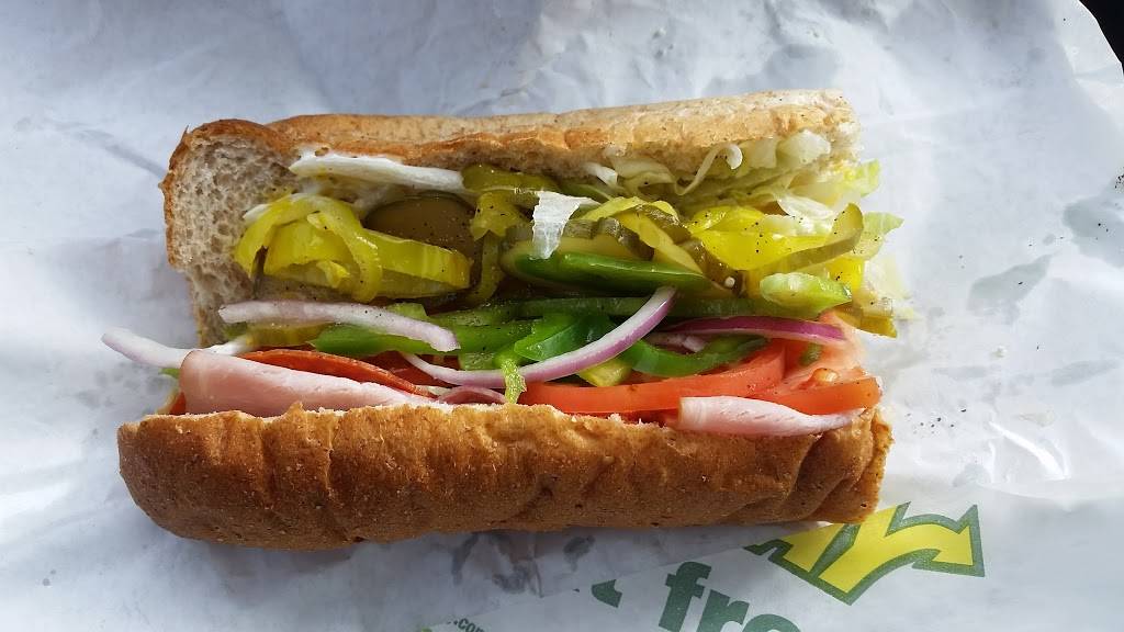 Subway | restaurant | 5194 Commons Drive, Commons Suite 109, Rocklin, CA 95677, USA | 9168242206 OR +1 916-824-2206