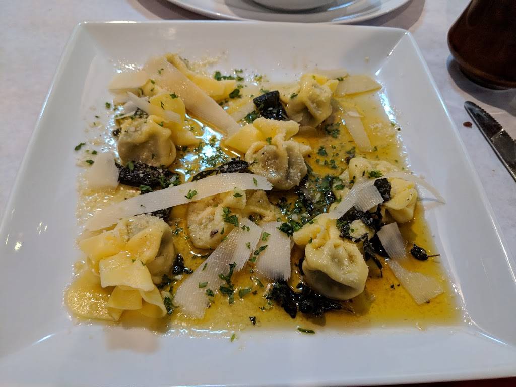 Mamma Mia Italian Restaurant | restaurant | 1418 18th St, Bakersfield, CA 93301, USA | 6614930433 OR +1 661-493-0433