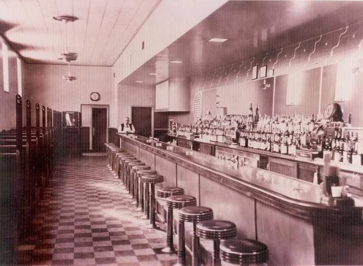 Lewis Restaurant & Grille | restaurant | 92 Central St, Norwood, MA 02062, USA | 7817628928 OR +1 781-762-8928