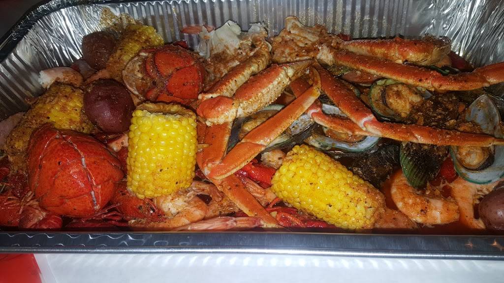 Carolina Crab House | restaurant | 4950 Centre Pointe Dr #146, North Charleston, SC 29418, USA | 8542223888 OR +1 854-222-3888