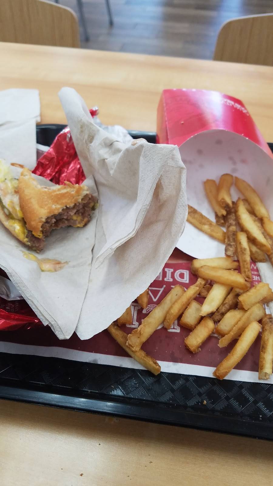 Wendys | restaurant | 510 S Beckley Ave, Dallas, TX 75203, USA | 2146664893 OR +1 214-666-4893