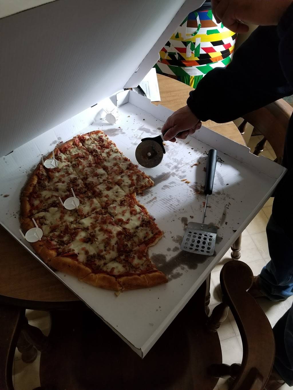 Mr Ts Party Store & Deli | restaurant | 1122 W Washington St, Greenville, MI 48838, USA | 6168359555 OR +1 616-835-9555