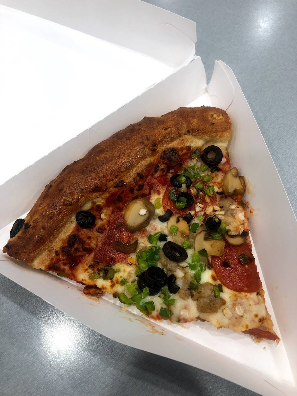 Mackies Pizza Of Marion | restaurant | 2704 Walton Way, Marion, IL 62959, USA | 6189974100 OR +1 618-997-4100