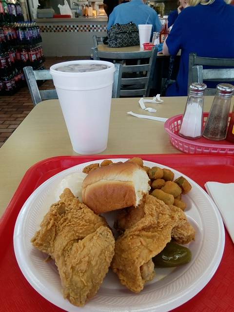 Lisas Chicken | restaurant | 1808 W Pioneer Pkwy, Arlington, TX 76013, USA | 8174621624 OR +1 817-462-1624