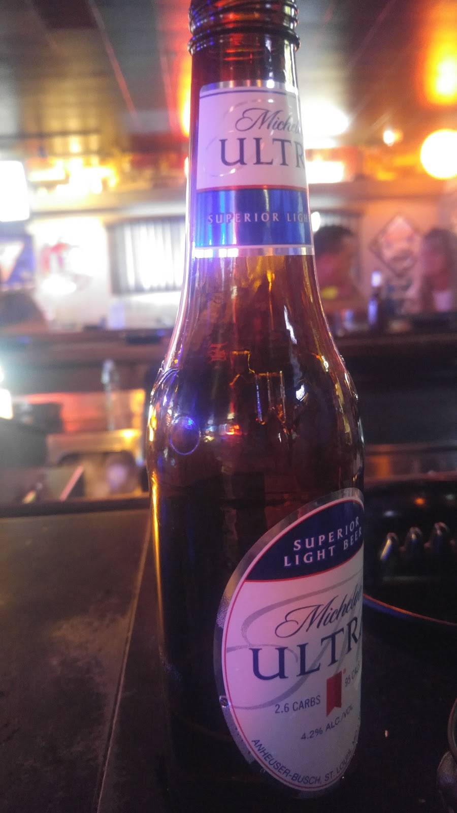 Six Packs Bar & Grill | restaurant | 3708 Ellwood Rd, New Castle, PA 16101, USA | 7249249724 OR +1 724-924-9724