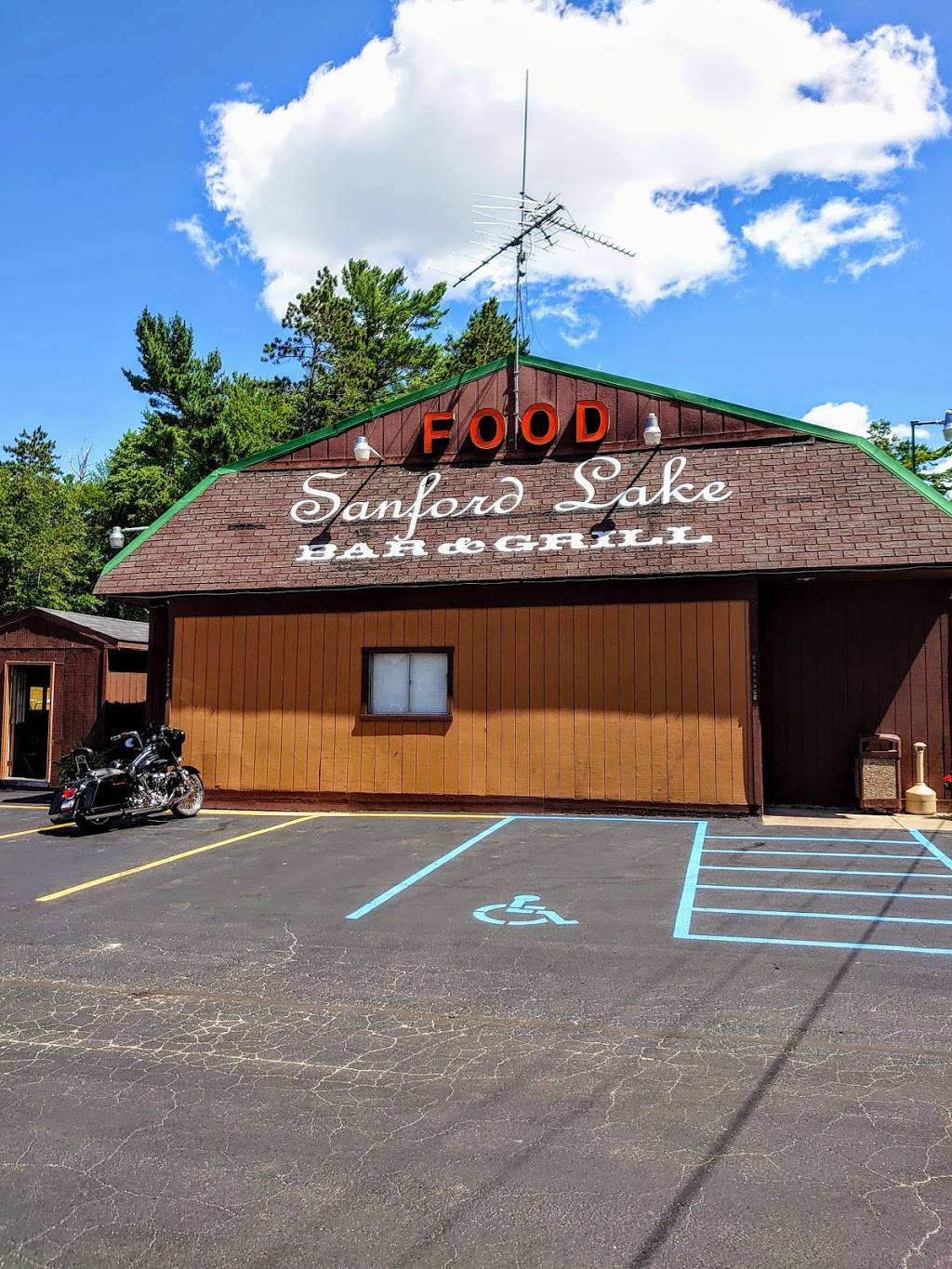 Sanford Lake Bar & Grill | restaurant | 3770 N Bailey Rd, Sanford, MI 48657, USA | 9896875620 OR +1 989-687-5620