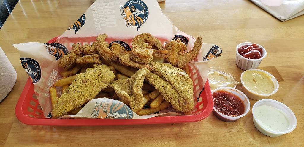 Catfish Station | restaurant | 6105 Stewart Rd, Galveston, TX 77551, USA | 4096327730 OR +1 409-632-7730