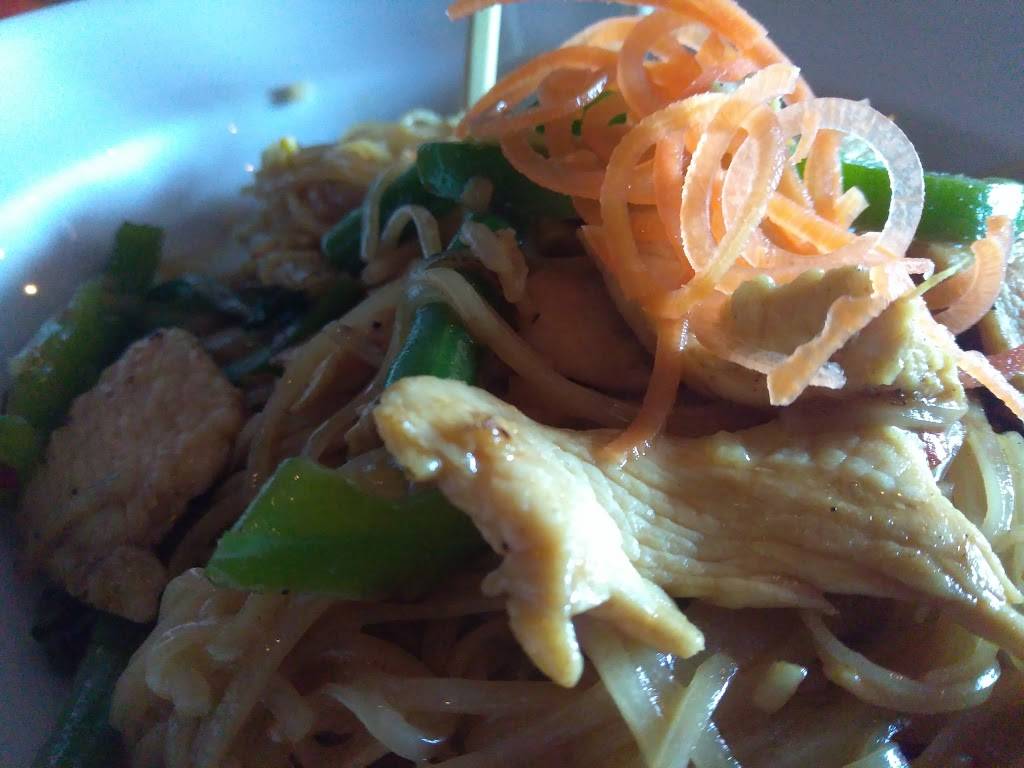 Hi Noodle Thai | restaurant | 333 Graham Ave, Brooklyn, NY 11211, USA | 7183888445 OR +1 718-388-8445