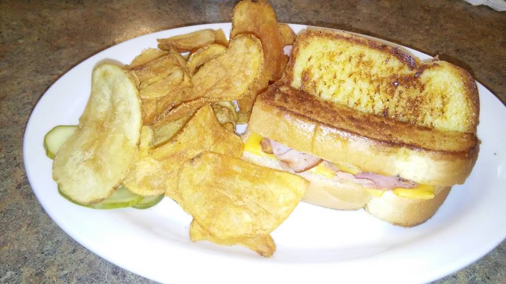 Garys Restaurant | restaurant | 906 E Colby St, Whitehall, MI 49461, USA | 2318941234 OR +1 231-894-1234