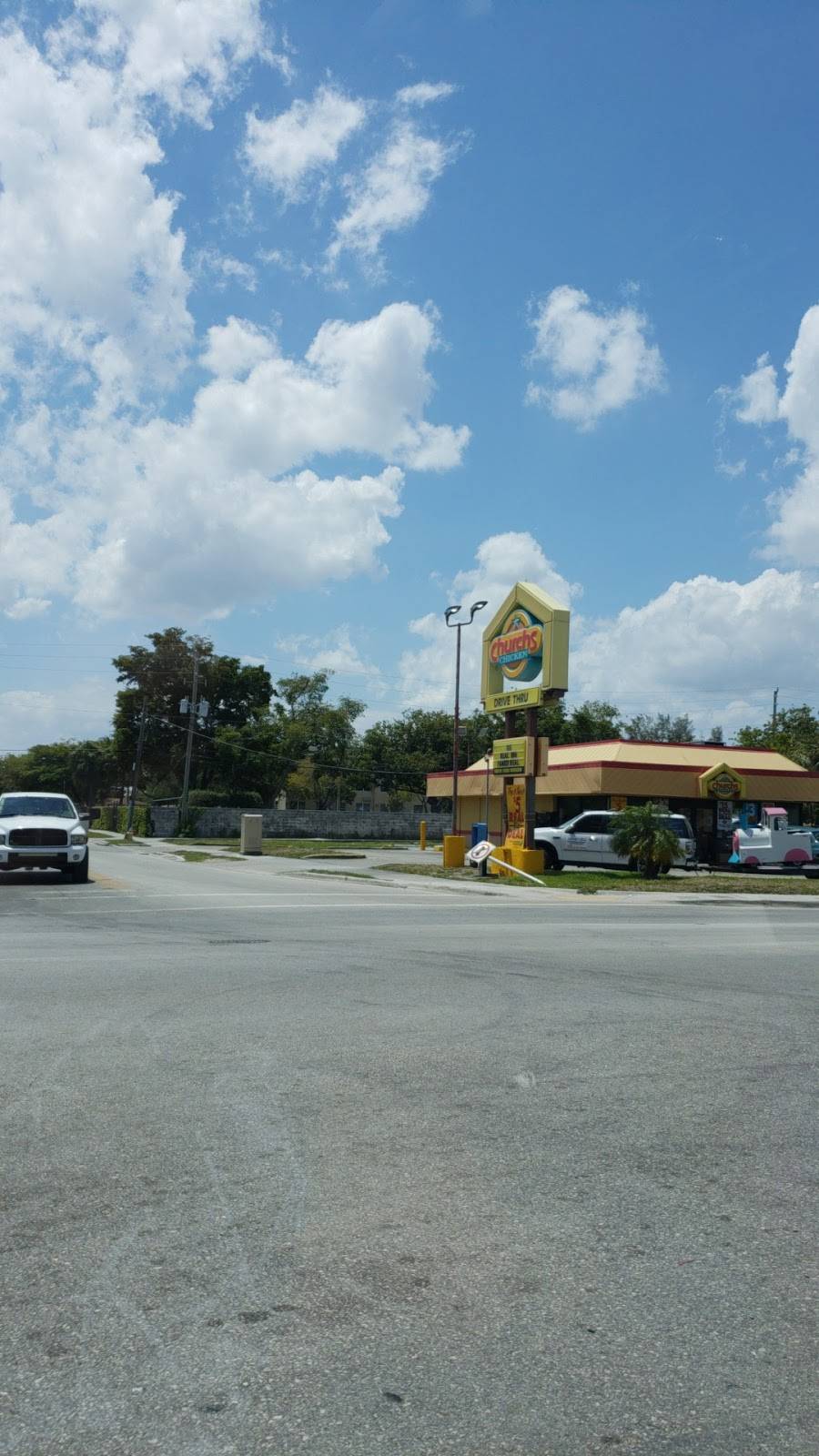 Churchs Chicken | restaurant | 13200 NW 27th Ave, Opa-locka, FL 33054, USA | 3056816412 OR +1 305-681-6412