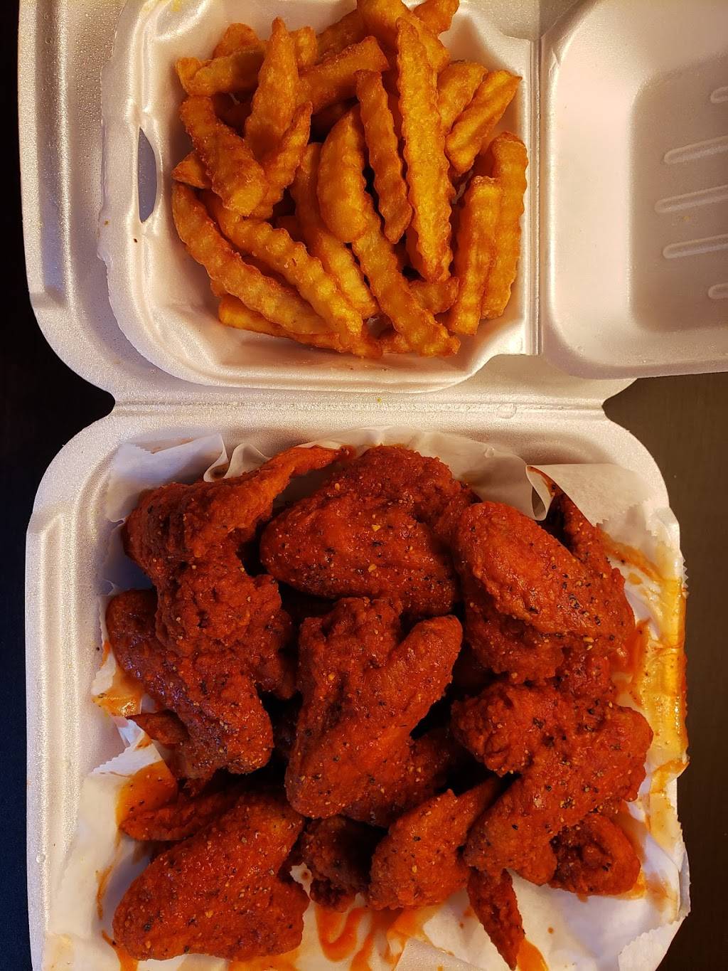 Sharks Fish & Chicken | restaurant | 208 Skyland Blvd E, Tuscaloosa, AL 35405, USA | 2056505133 OR +1 205-650-5133