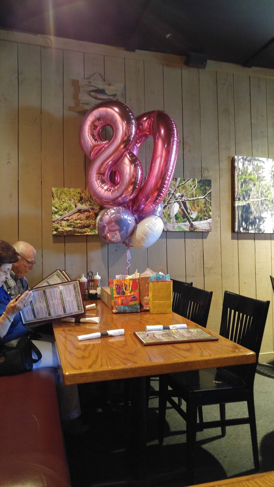 Cross Creek Steakhouse and Ribs | restaurant | 850 Lane Ave S, Jacksonville, FL 32205, USA | 9047839579 OR +1 904-783-9579