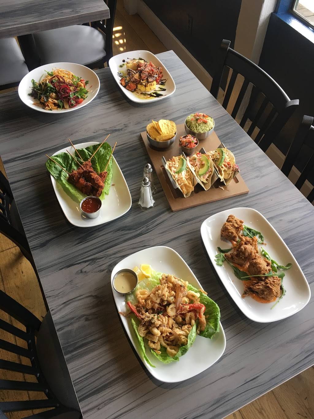 Tower Park Waterfront Grille | restaurant | 14900 W Hwy 12, Lodi, CA 95242, USA | 2093548706 OR +1 209-354-8706