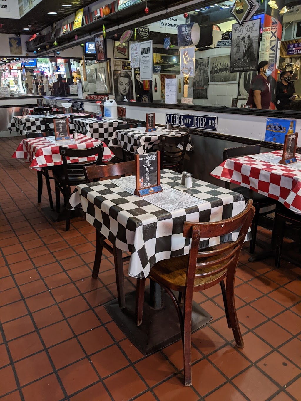 Pauls Da Burger Joint | meal takeaway | 131 2nd Ave, New York, NY 10003, USA | 2125293033 OR +1 212-529-3033