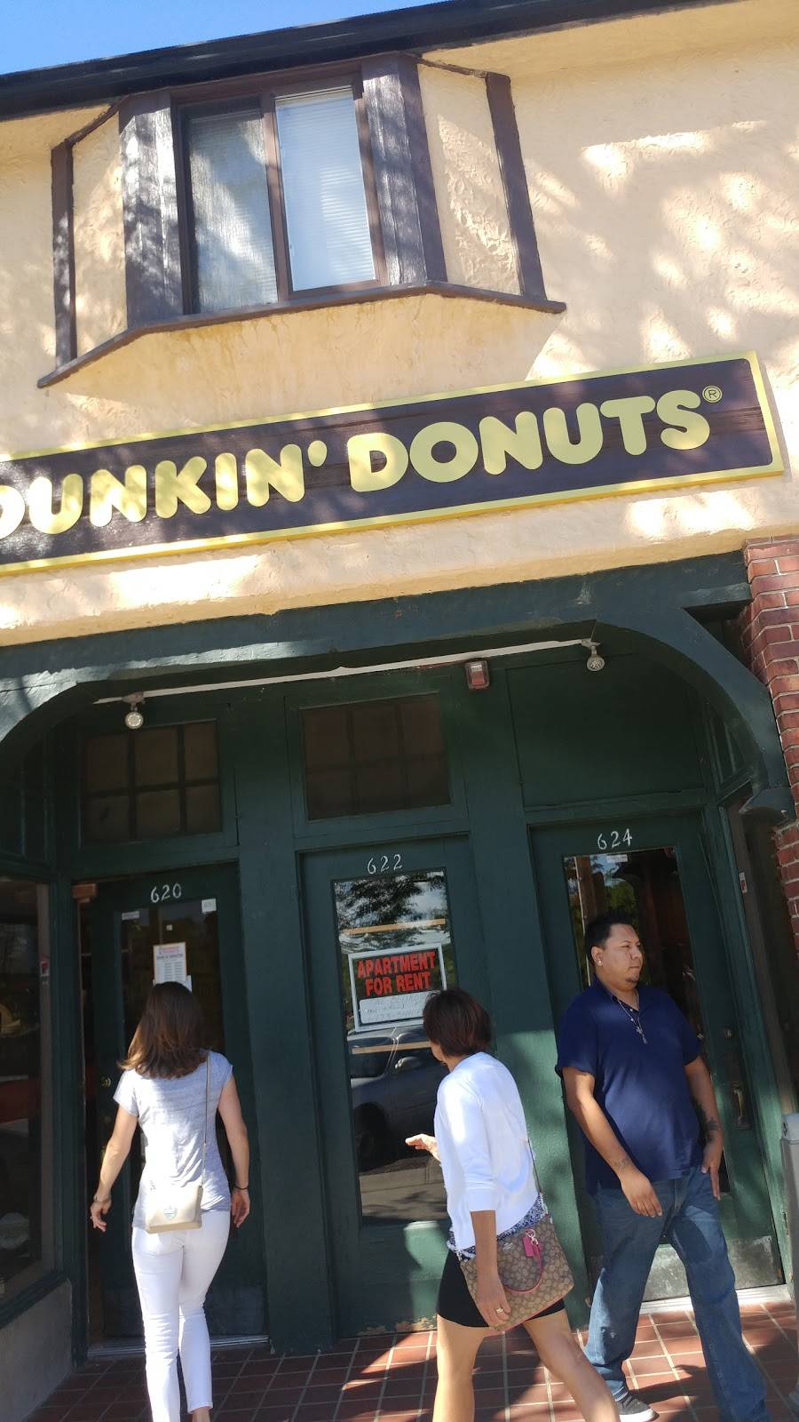 Dunkin | cafe | 620 N Western Ave, Lake Forest, IL 60045, USA | 2248805166 OR +1 224-880-5166