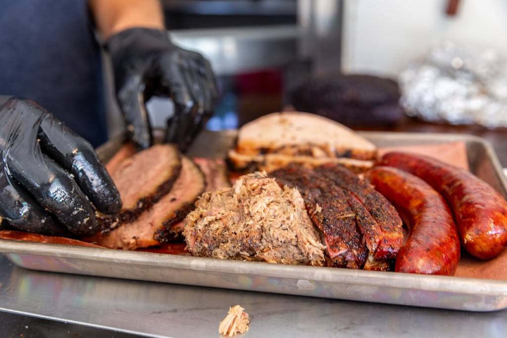 Helberg Barbecue | restaurant | 2223 Austin Ave, Waco, TX 76701, USA | 7135694166 OR +1 713-569-4166