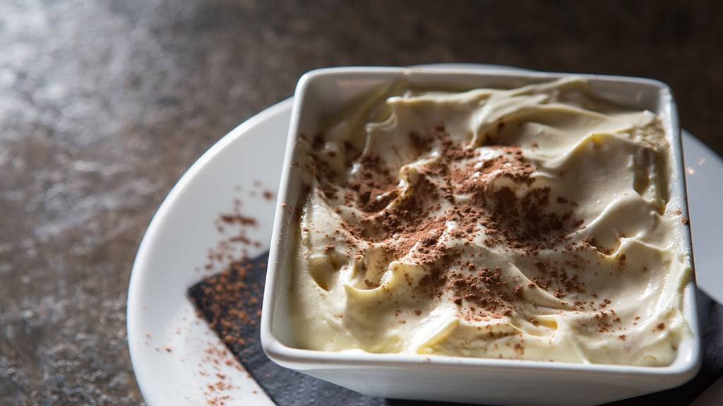 Cedar Falls Brown Bottle | restaurant | 1111 Center St, Cedar Falls, IA 50613, USA | 3192662616 OR +1 319-266-2616