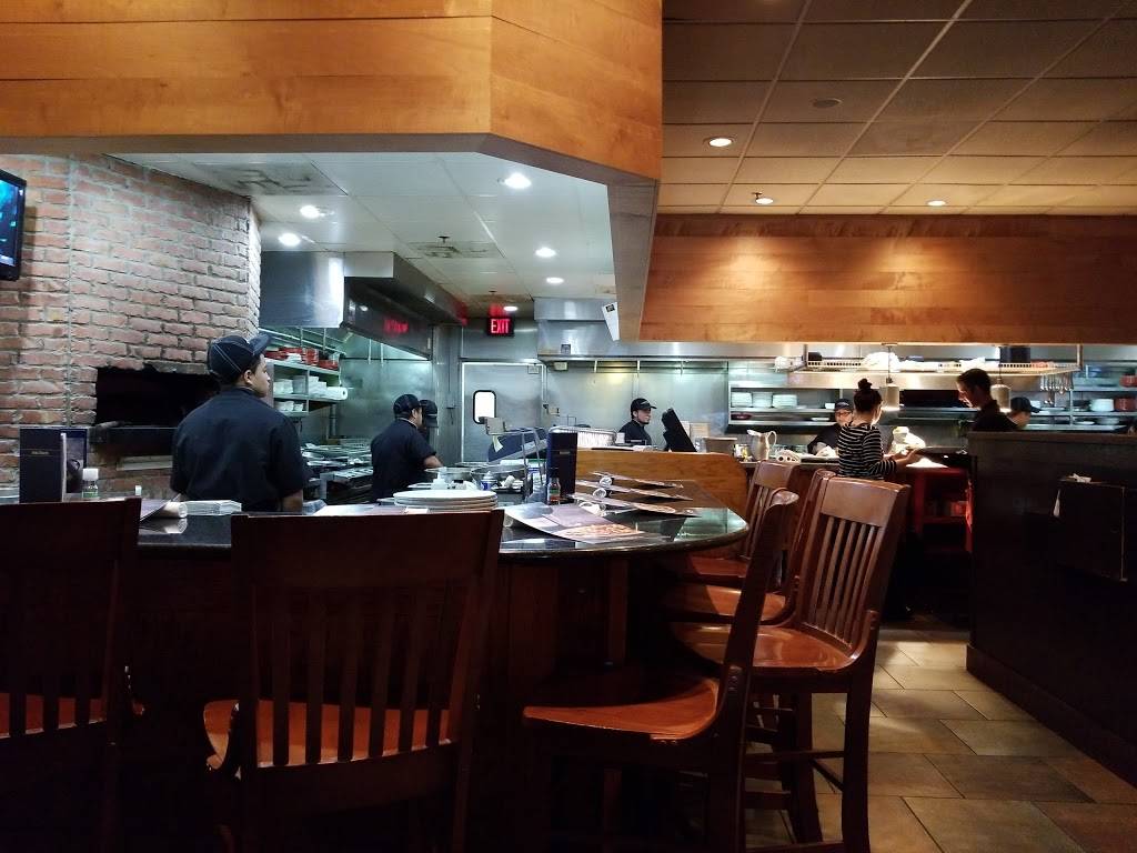 Carrabbas Italian Grill | restaurant | 617 S Hurstbourne Pkwy, Louisville, KY 40222, USA | 5024122218 OR +1 502-412-2218