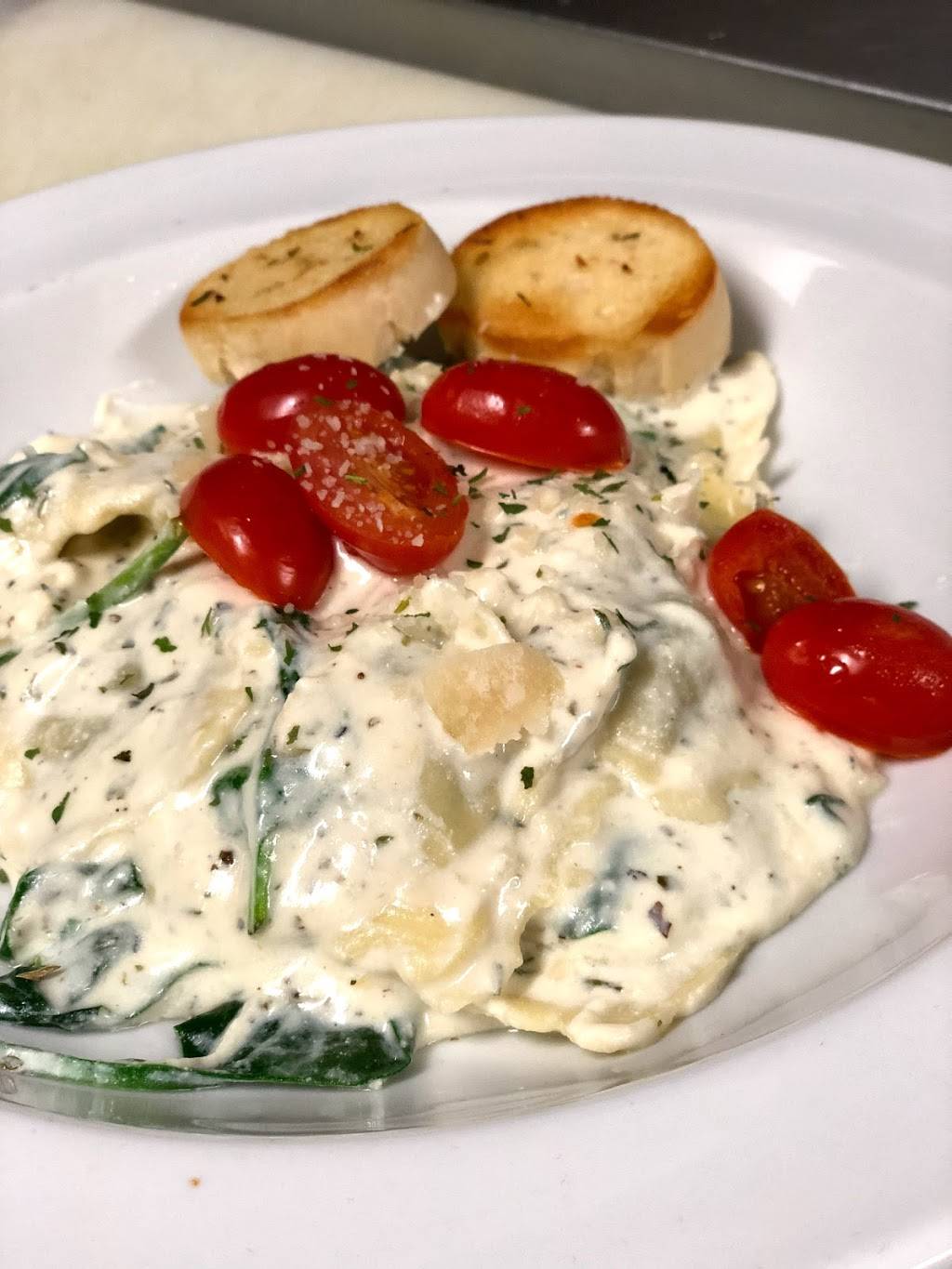 Bistro La Vieille Banque | restaurant | 441 Rue Notre Dame, Saint-Tite, QC G0X 3H0, Canada | 4183654191 OR +1 418-365-4191