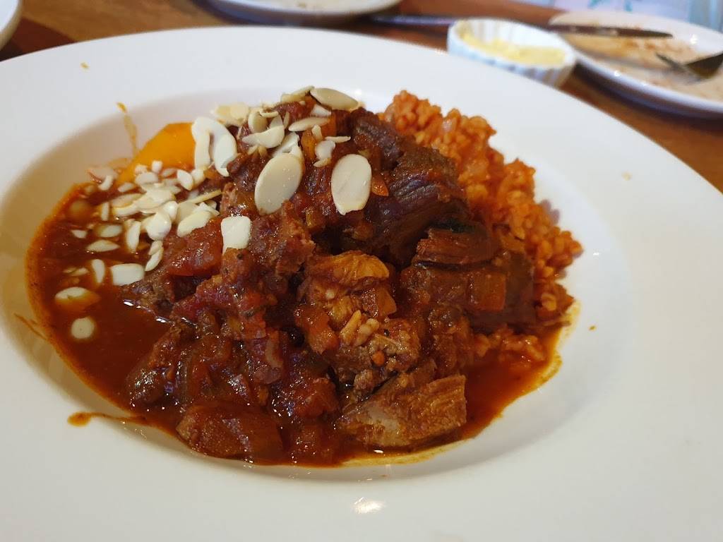 Zizis Kitchen | restaurant | 665 Earl Armstrong Rd, Gloucester, ON K1V 2G2, Canada | 6138221066 OR +1 613-822-1066