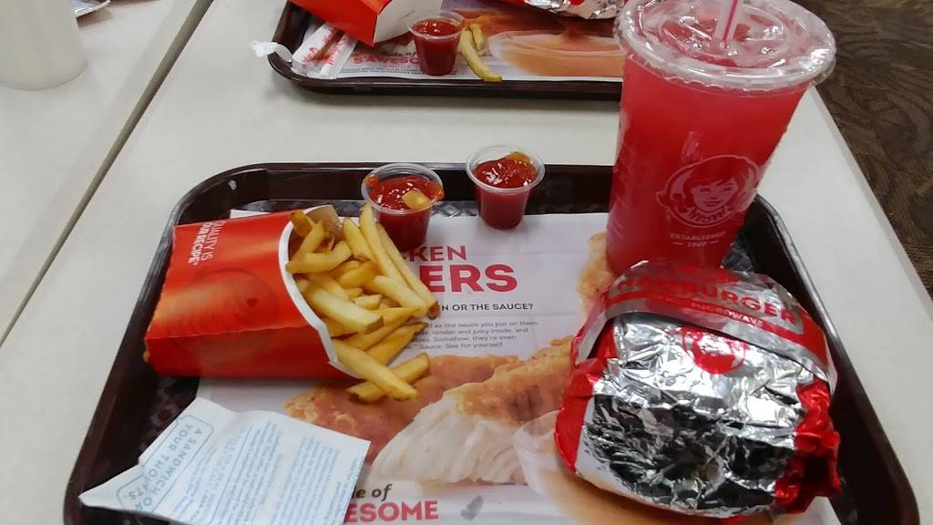 Wendys | restaurant | 303 Main St, East Hartford, CT 06118, USA | 8602008539 OR +1 860-200-8539