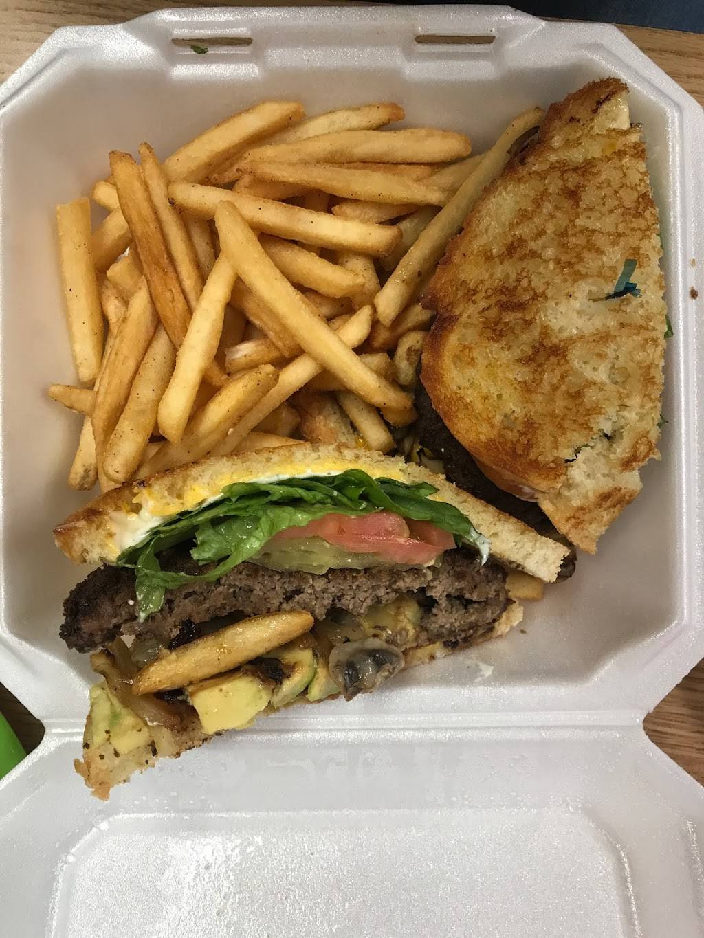 Bubbas Burgers Two | restaurant | 2650 Cameron Park Dr #250, Cameron Park, CA 95682, USA | 5306729205 OR +1 530-672-9205